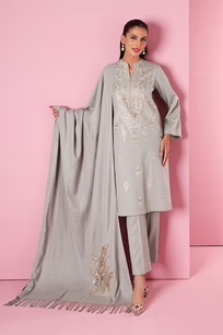 42205087-Embroidered 3PC